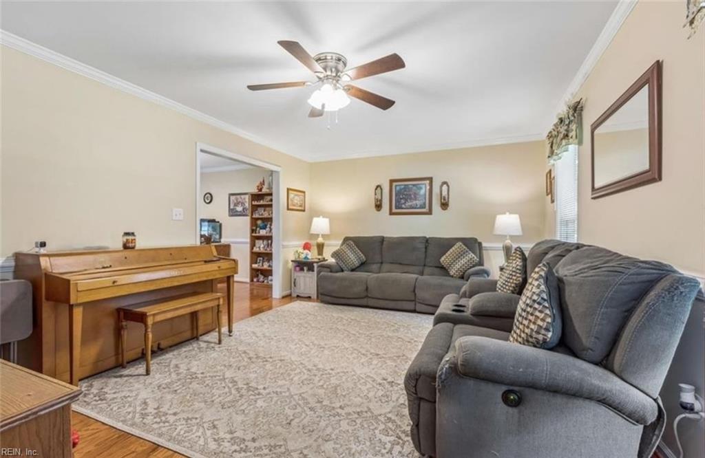 102 Edgewood Court Yorktown VA 23692