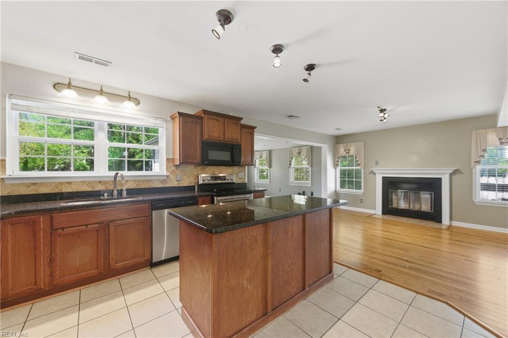 304 Susan Newton Lane Yorktown VA 23693