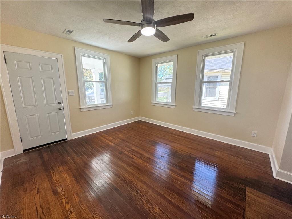 132 Ash Avenue Newport News VA 23607