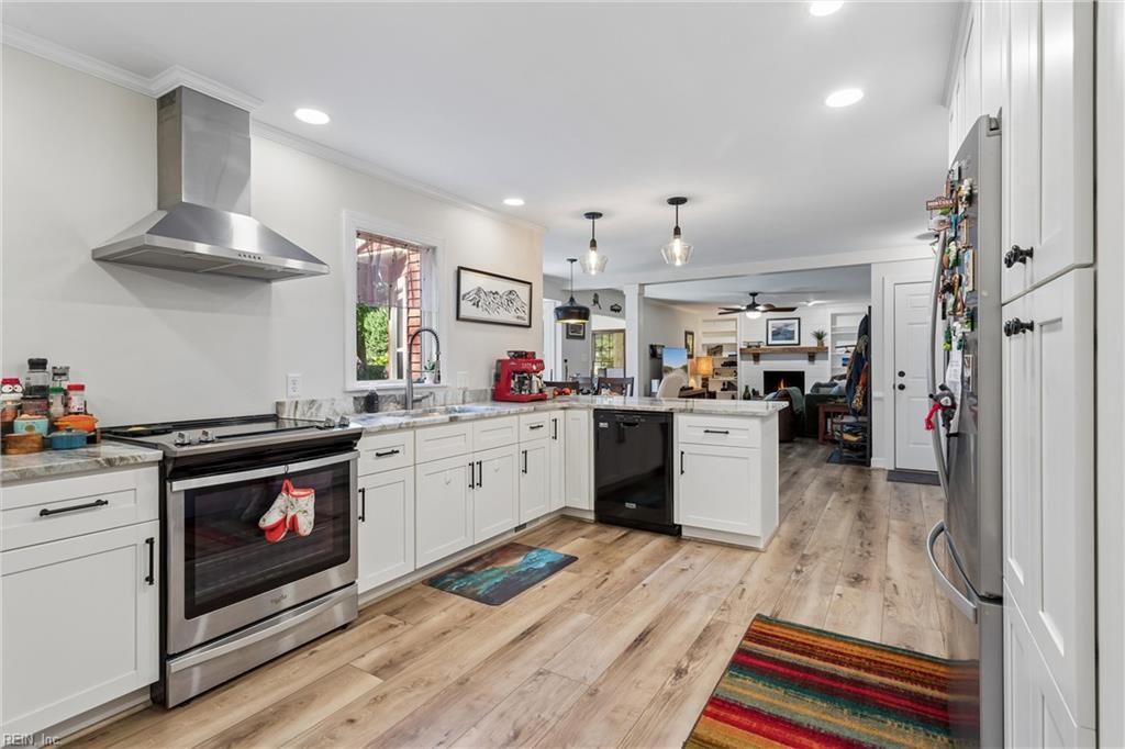 609 E Woodland Drive Yorktown VA 23692