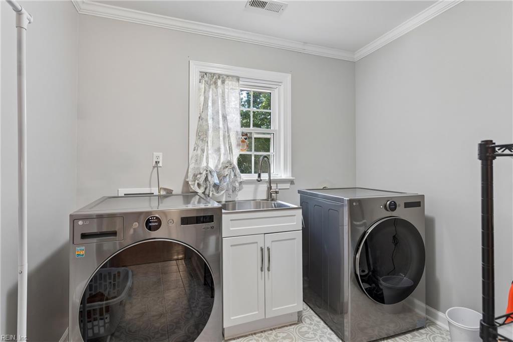 609 E Woodland Drive Yorktown VA 23692