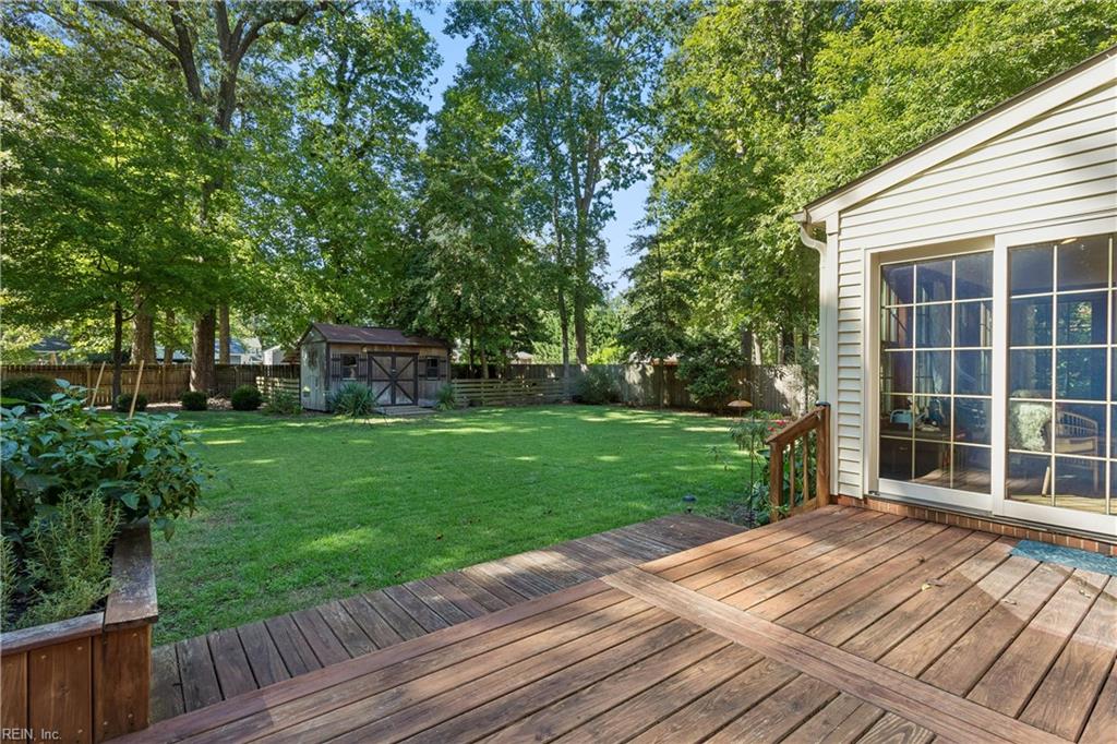 609 E Woodland Drive Yorktown VA 23692