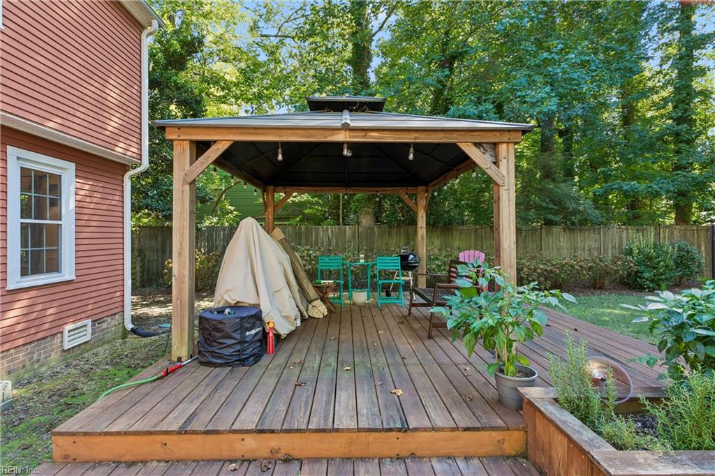609 E Woodland Drive Yorktown VA 23692