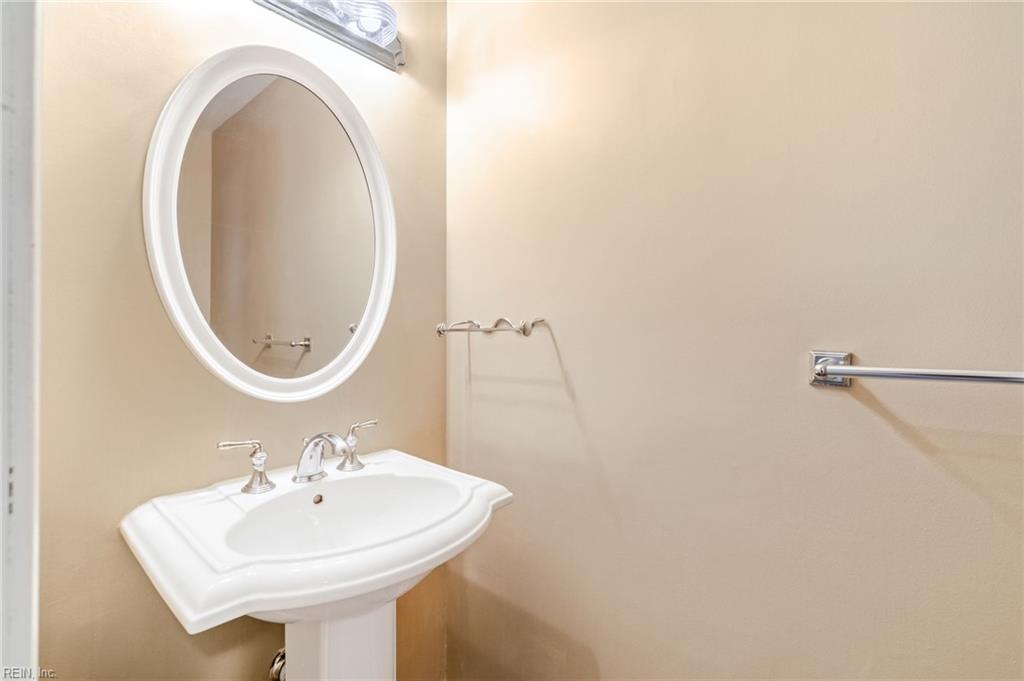 892 Little Dean Circle Newport News VA 23608