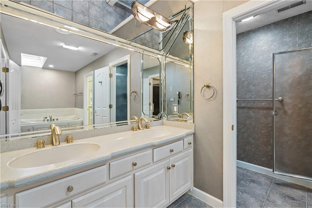 101 Barrington Lane Yorktown VA 23693