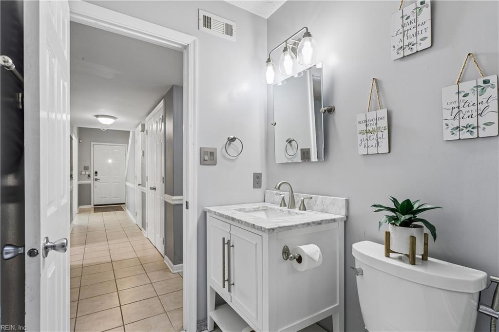 8 Liberty Cir Circle Newport News VA 23602