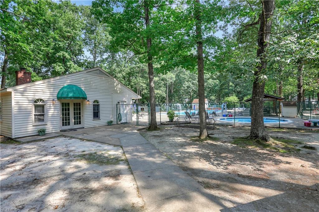 8 Liberty Cir Circle Newport News VA 23602