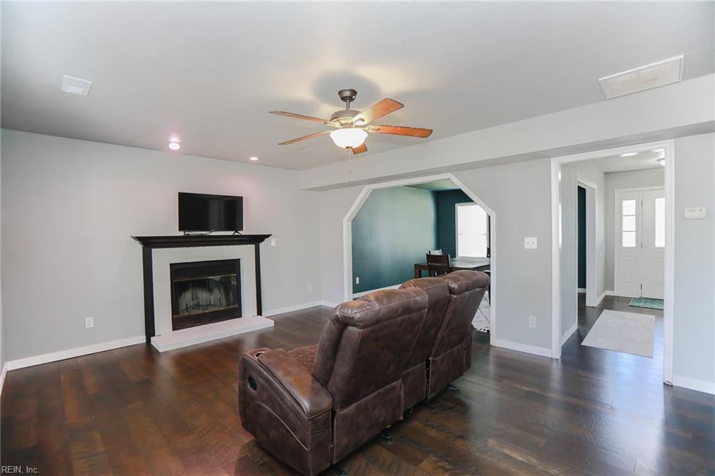 939 Coach Trail Newport News VA 23608