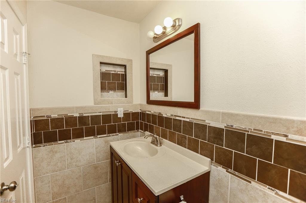 939 Coach Trail Newport News VA 23608