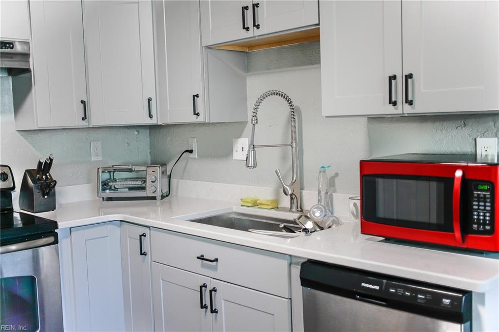 939 Coach Trail Newport News VA 23608