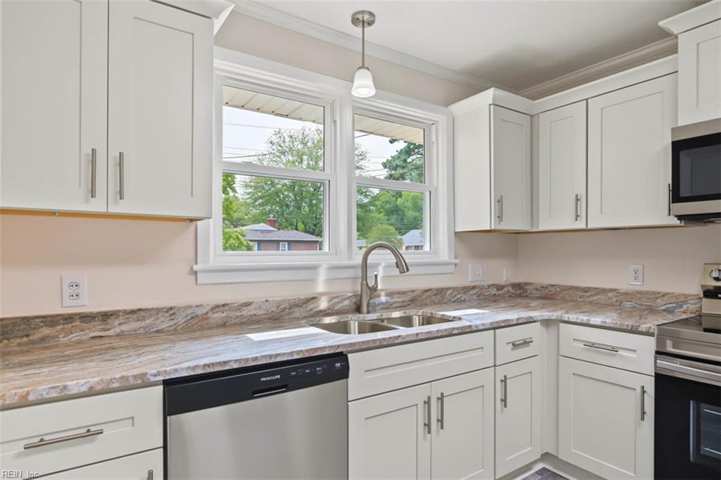17 Carolyn Drive Newport News VA 23606