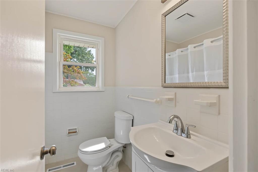 17 Carolyn Drive Newport News VA 23606