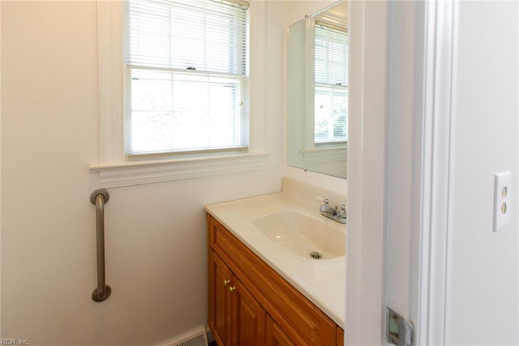 12 Beverly Hills Drive Newport News VA 23606