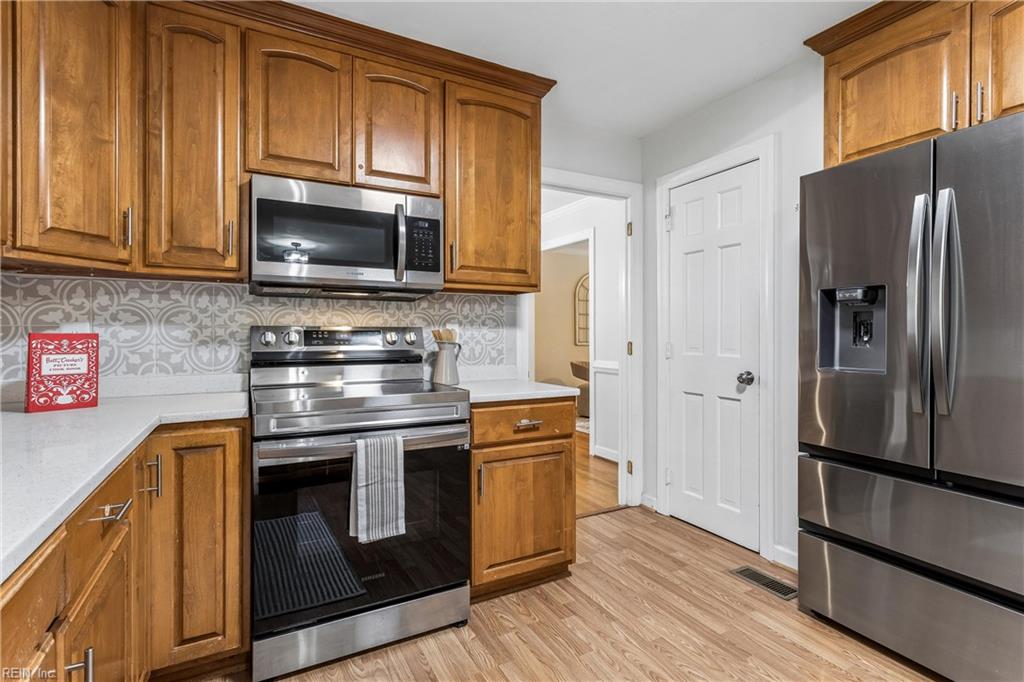 112 Breezy Point Drive Yorktown VA 23692