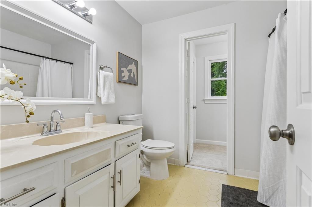 112 Breezy Point Drive Yorktown VA 23692