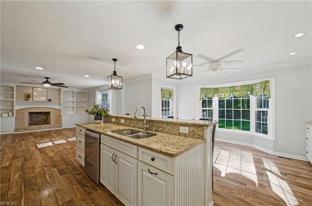 602 Lake Dale Way Yorktown VA 23693
