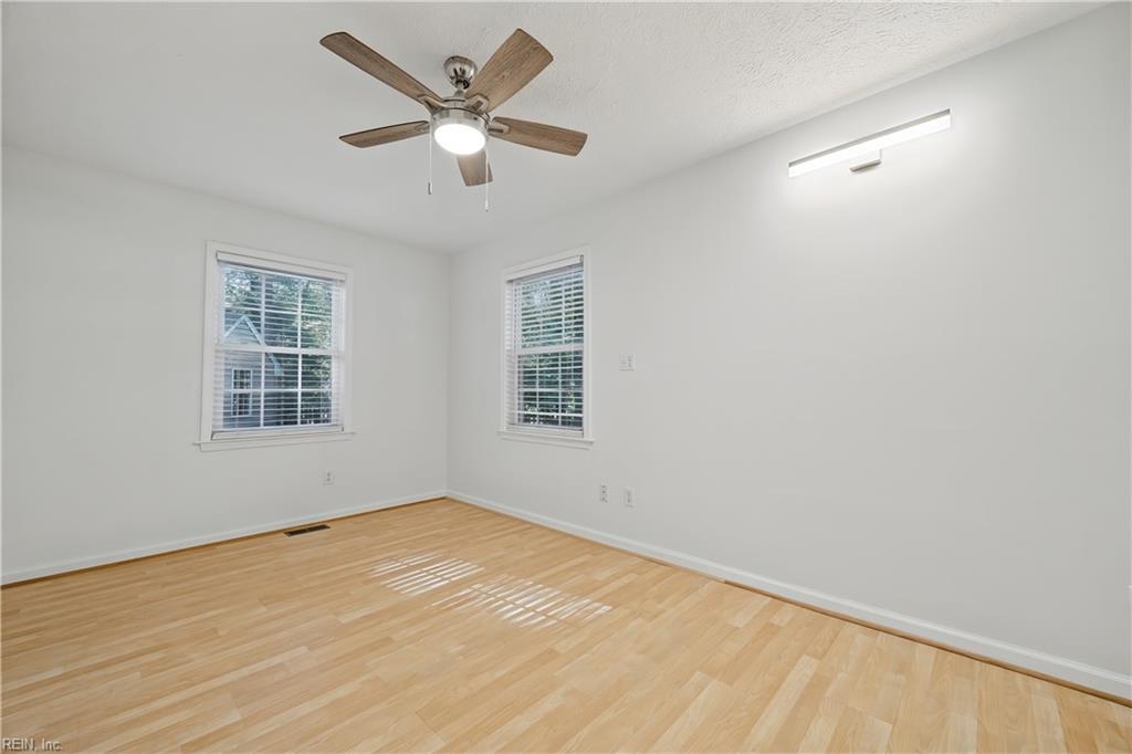 602 Lake Dale Way Yorktown VA 23693
