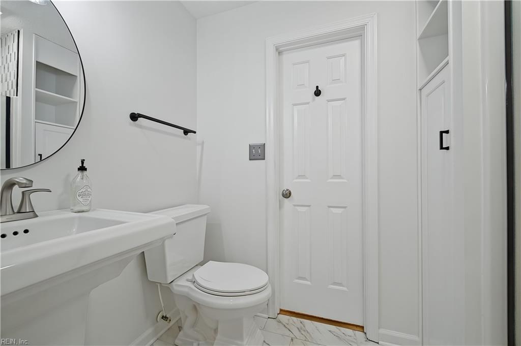 602 Lake Dale Way Yorktown VA 23693