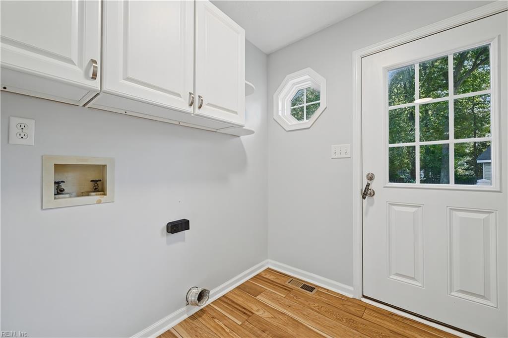 602 Lake Dale Way Yorktown VA 23693