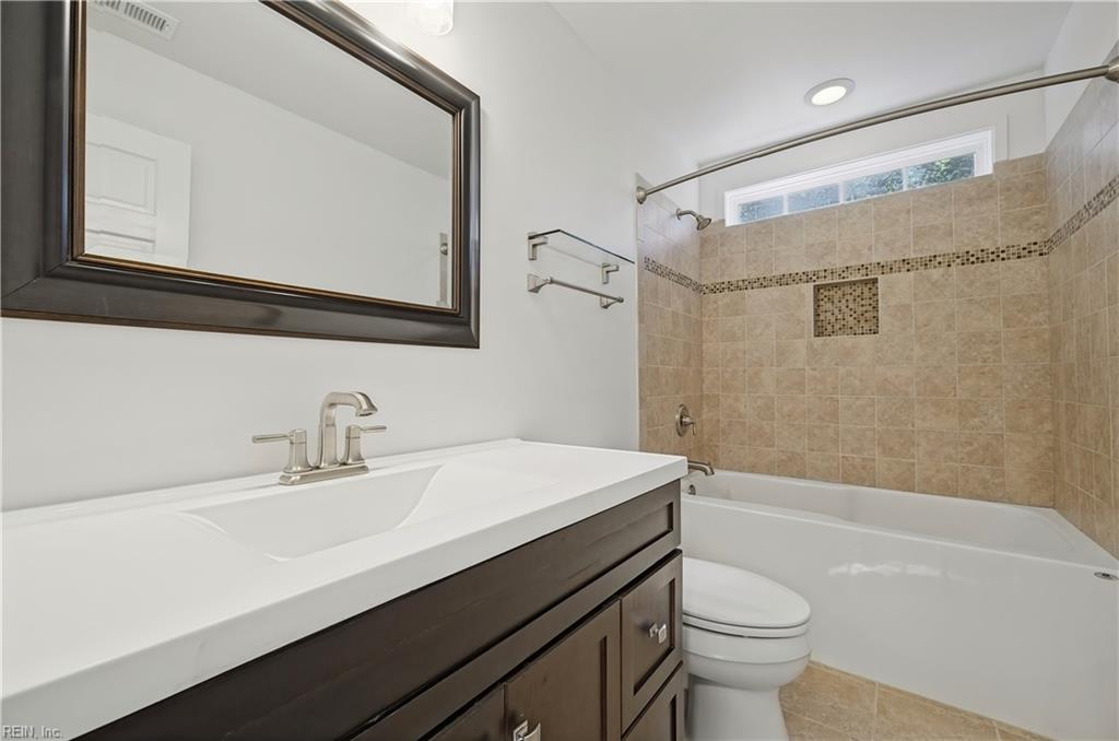 602 Lake Dale Way Yorktown VA 23693