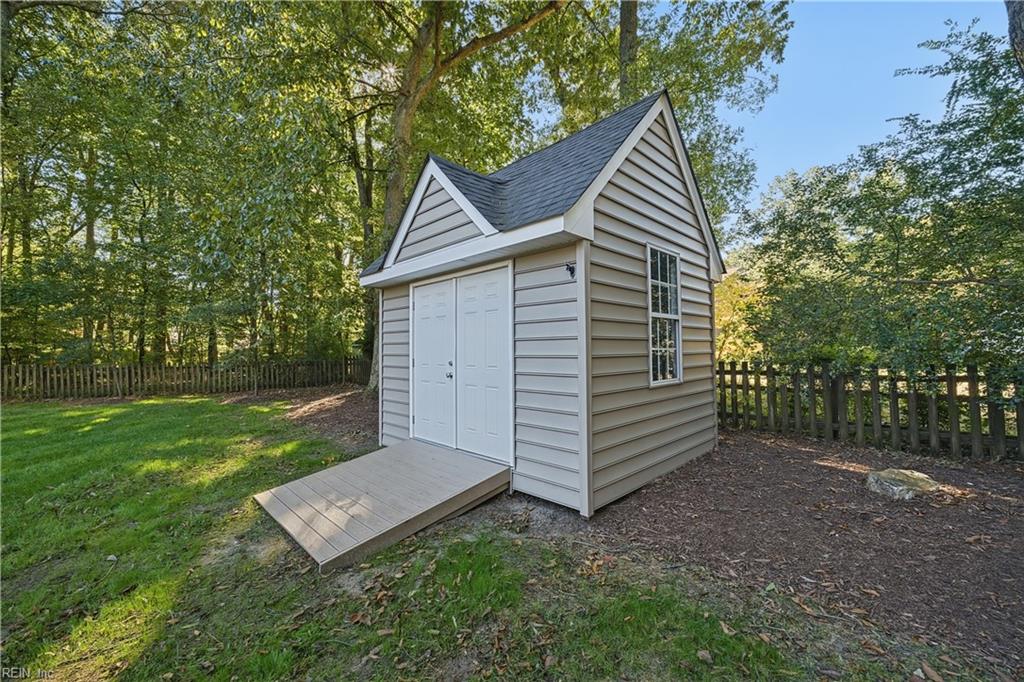 602 Lake Dale Way Yorktown VA 23693