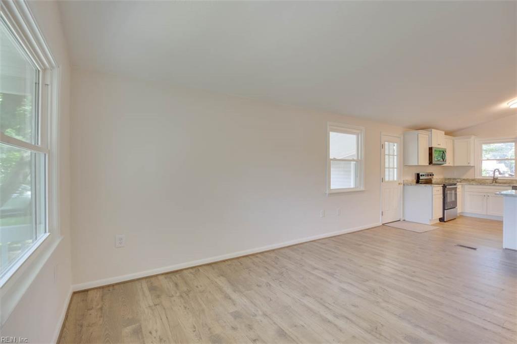 1014 E Russell Court Newport News VA 23605