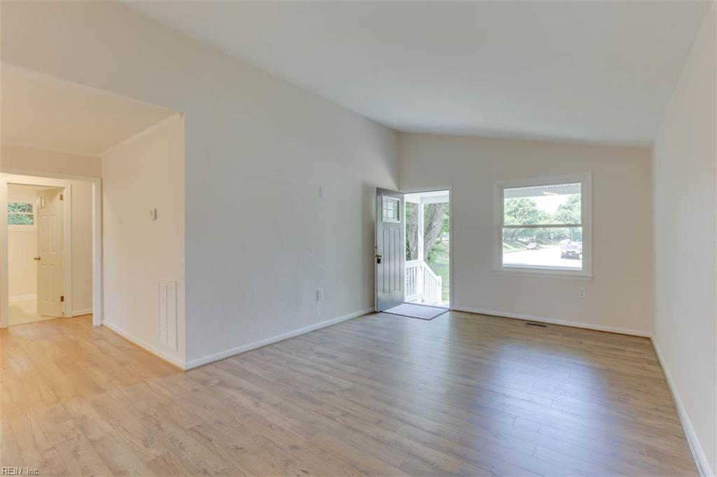 1014 E Russell Court Newport News VA 23605