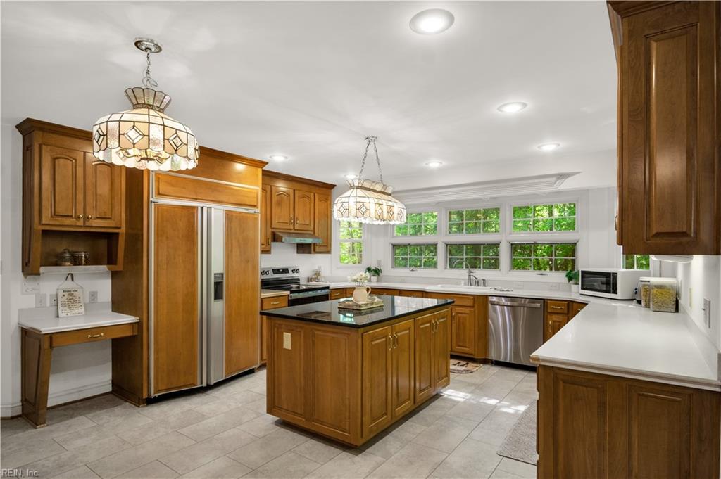 222 Sherwood Forest Williamsburg VA 23188