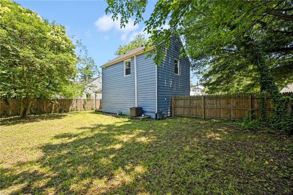 819 19th Place Newport News VA 23607