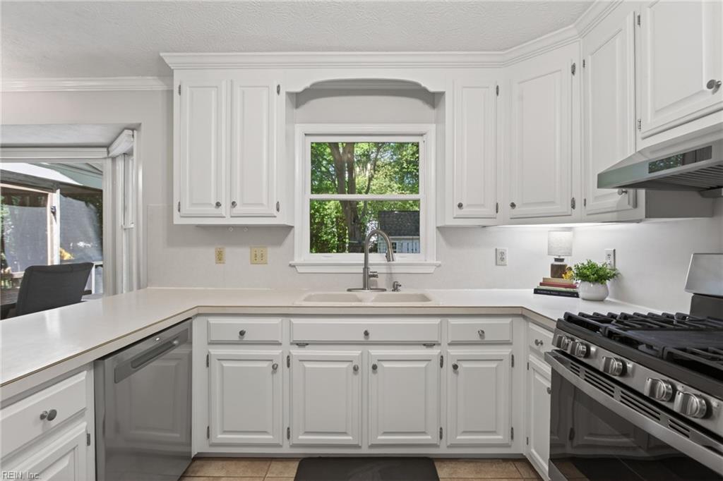 311 Willards Way Yorktown VA 23693