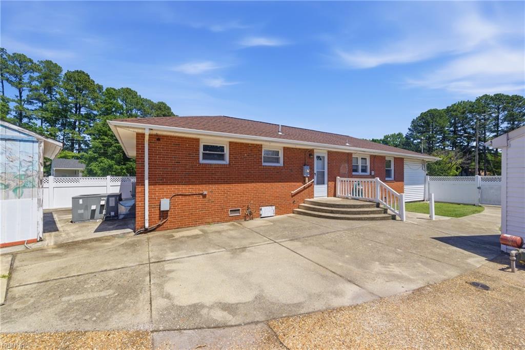 26 Prince William Road Newport News VA 23608