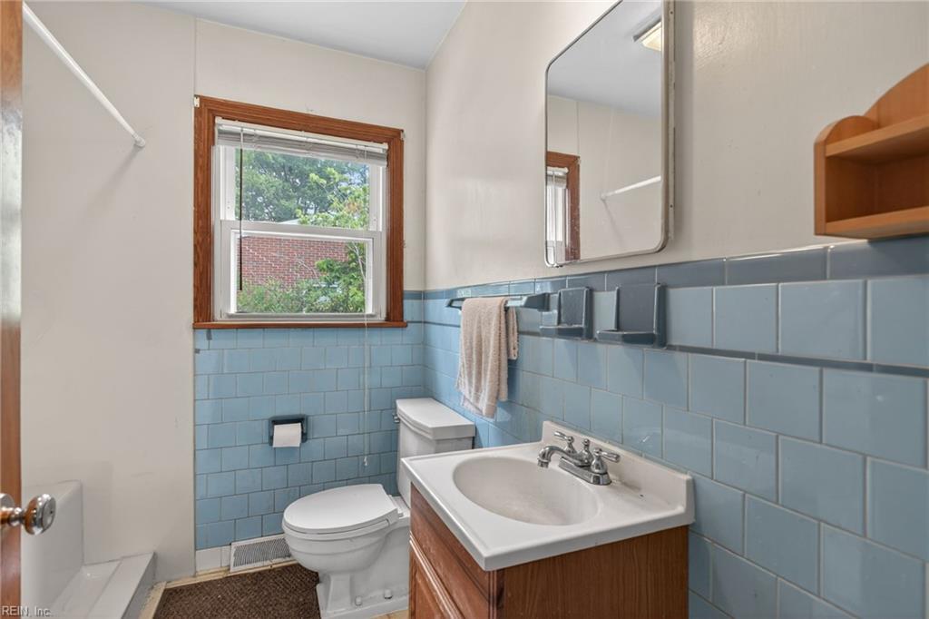 701 Forrest Drive Newport News VA 23601