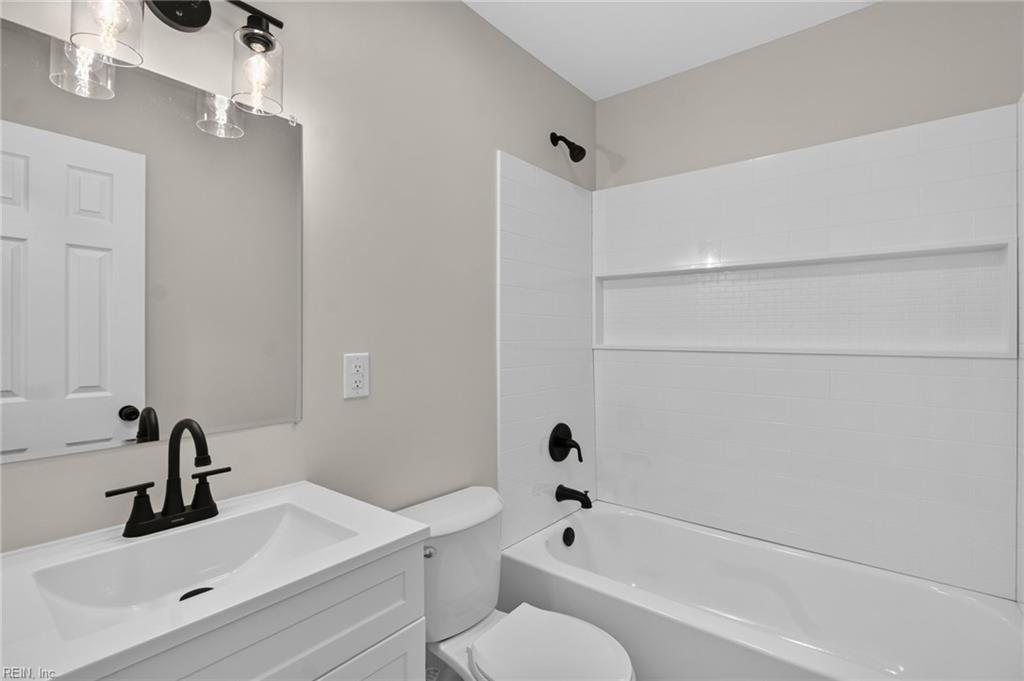 228 Colony Road Newport News VA 23602