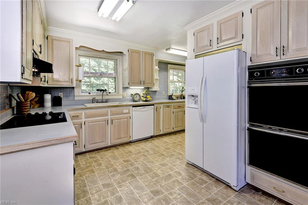 265 E Queens Drive Williamsburg VA 23185