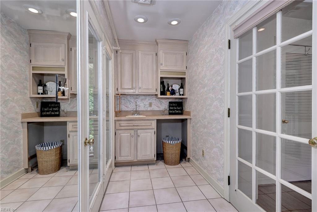 265 E Queens Drive Williamsburg VA 23185