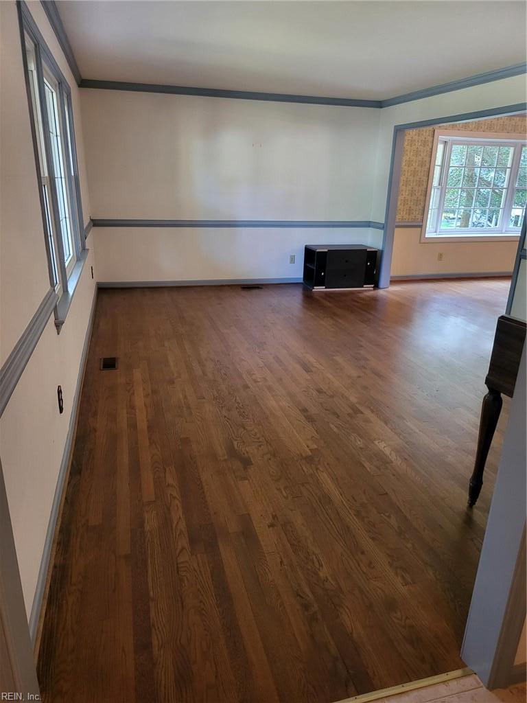 24 E Governor Drive Newport News VA 23602