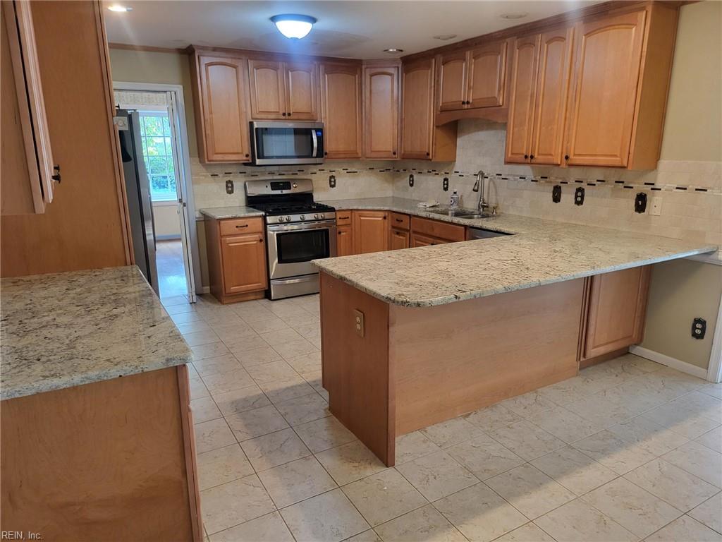 24 E Governor Drive Newport News VA 23602