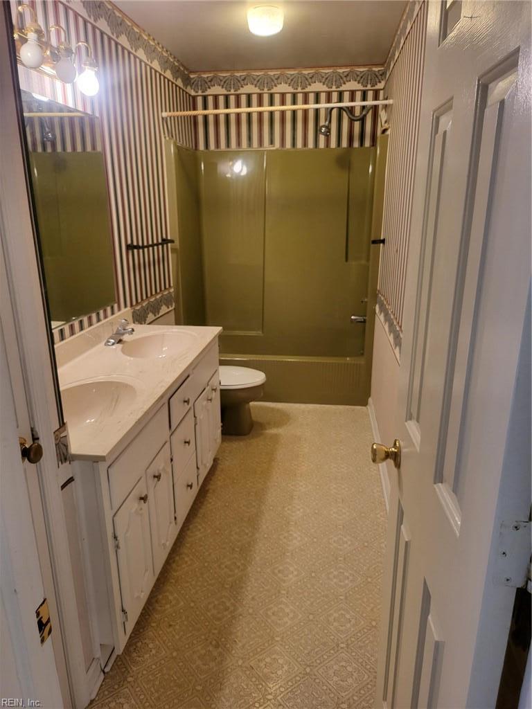 24 E Governor Drive Newport News VA 23602