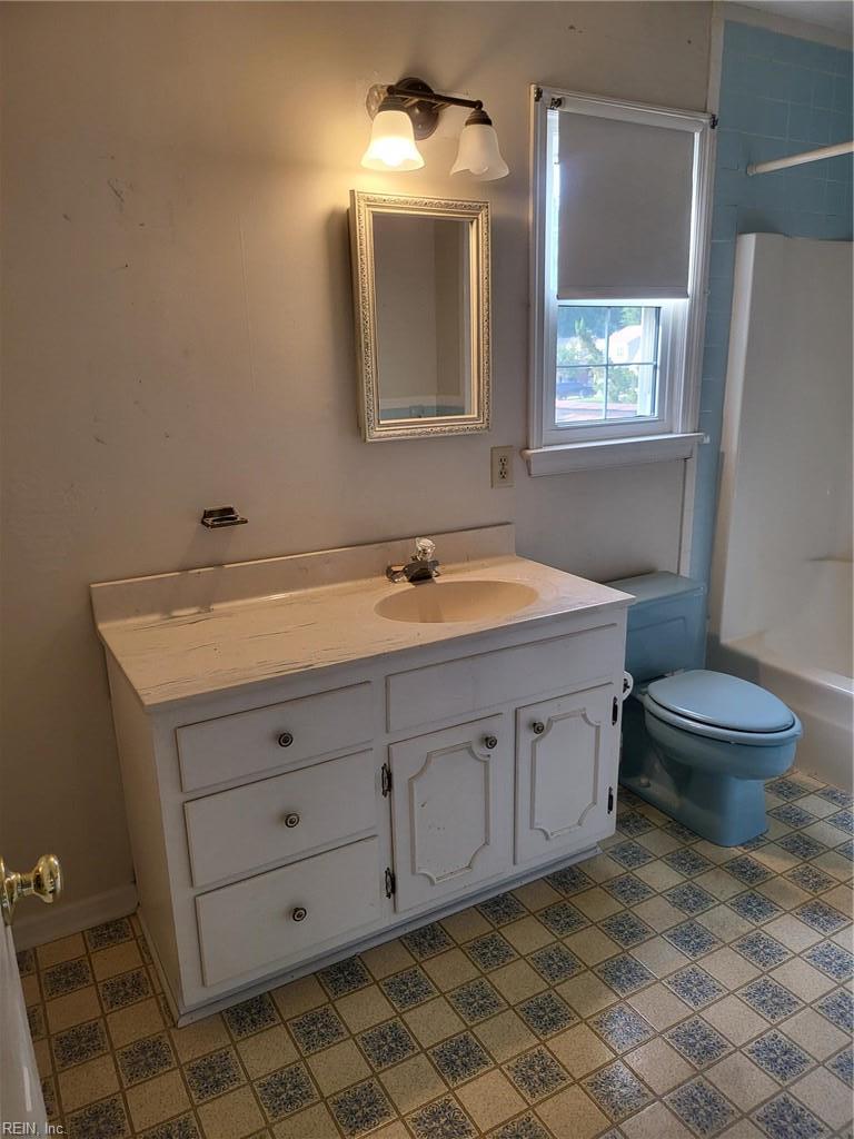 24 E Governor Drive Newport News VA 23602