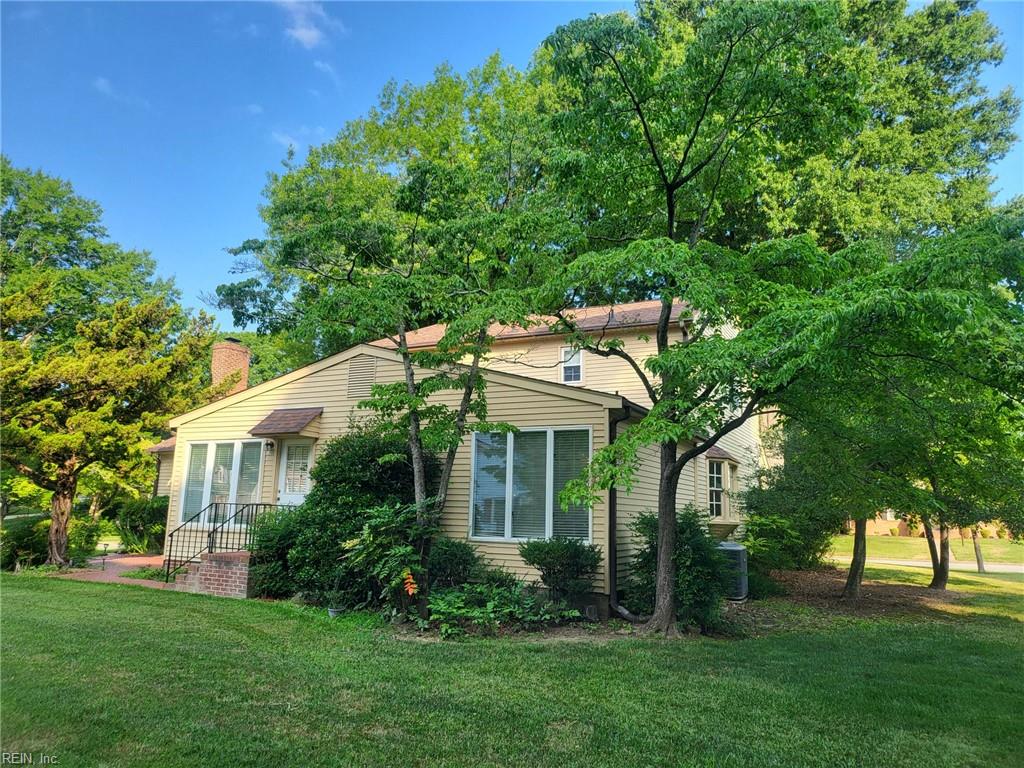 24 E Governor Drive Newport News VA 23602