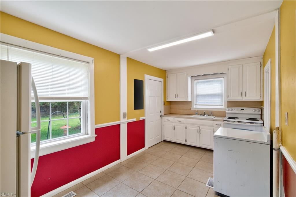 44 Davis Avenue Newport News VA 23601