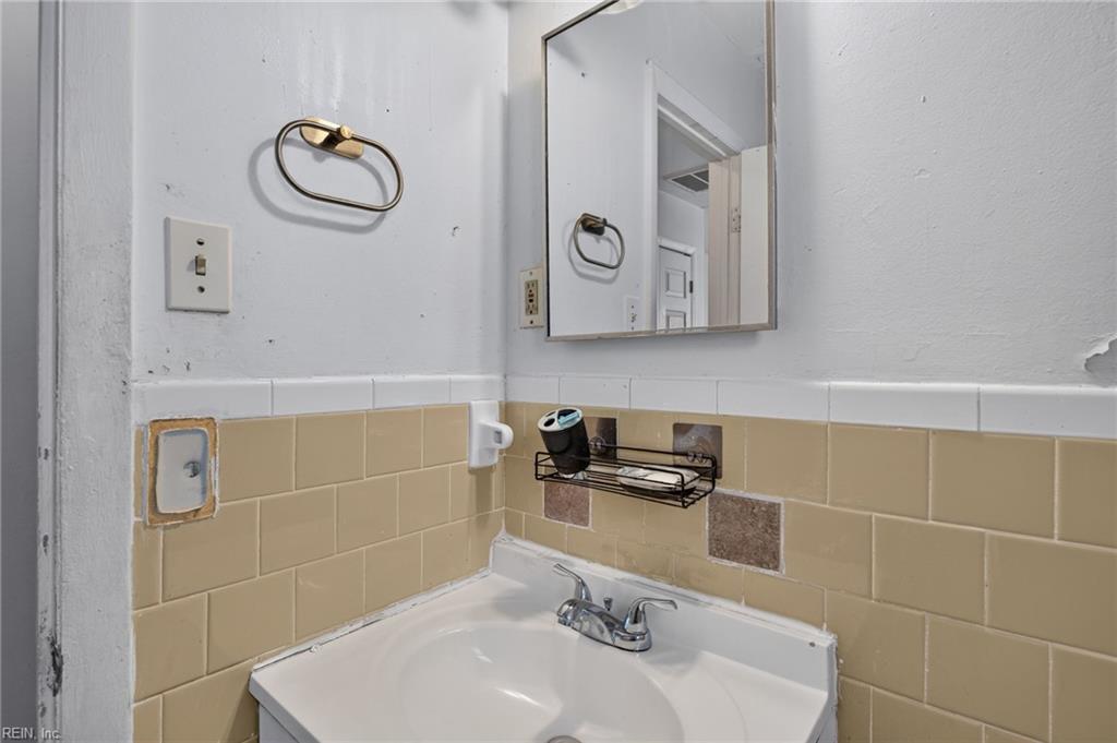 1242 25th Street Newport News VA 23607