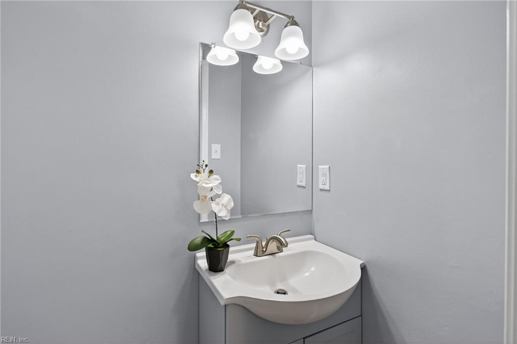 19 Evelyn Drive Newport News VA 23602