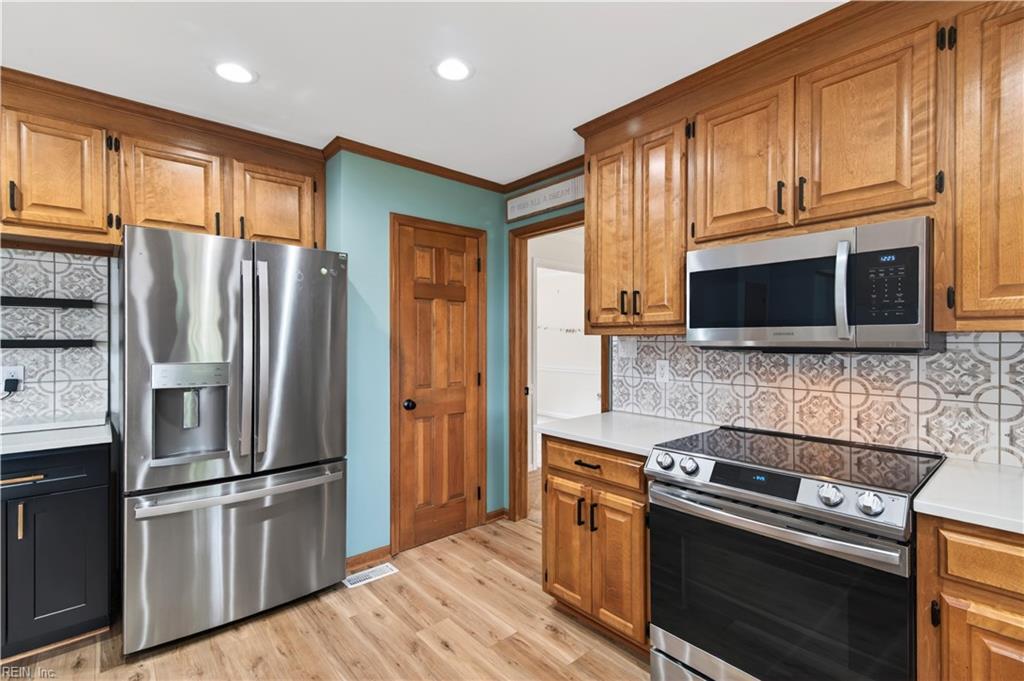129 Stone Lake Court Yorktown VA 23693