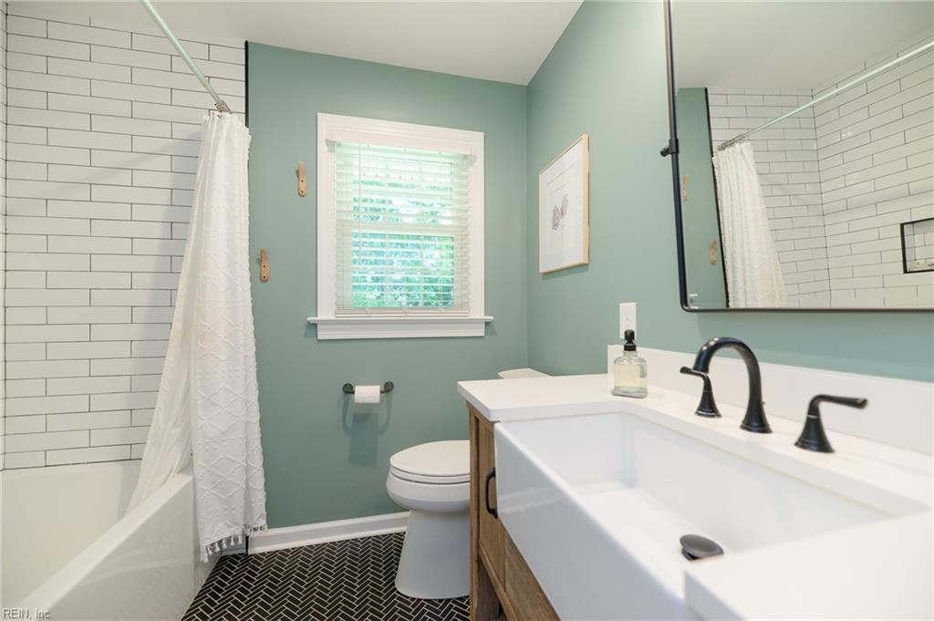 10 Lucerne Circle Newport News VA 23606