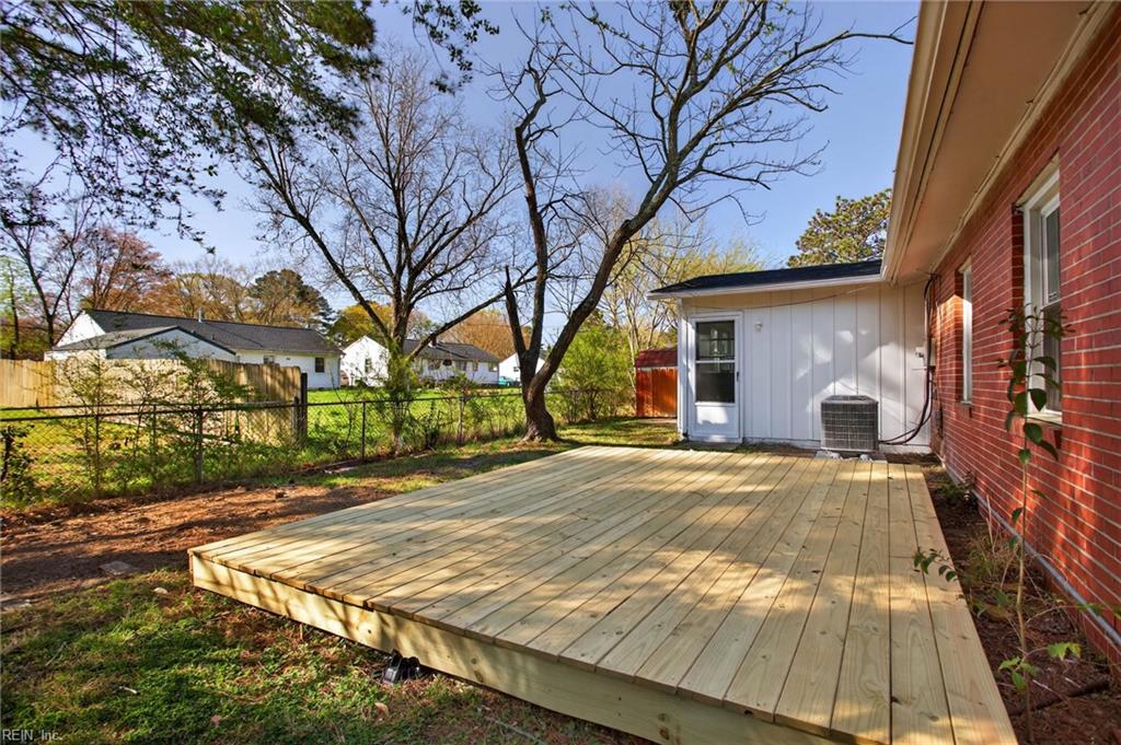 122 Jenness Lane Newport News VA 23602