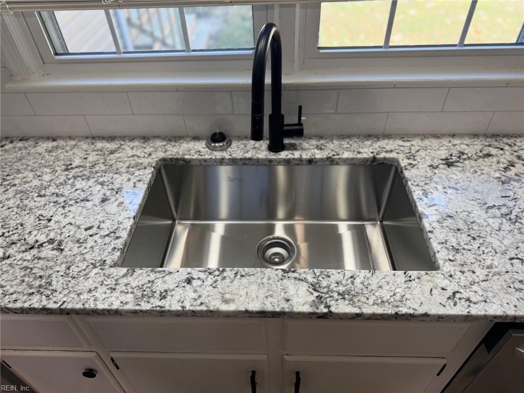 29 Effingham Place Newport News VA 23608