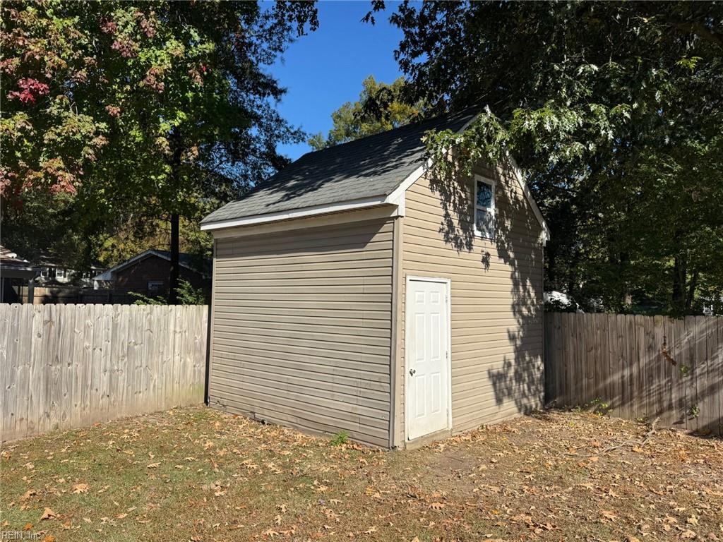 29 Effingham Place Newport News VA 23608