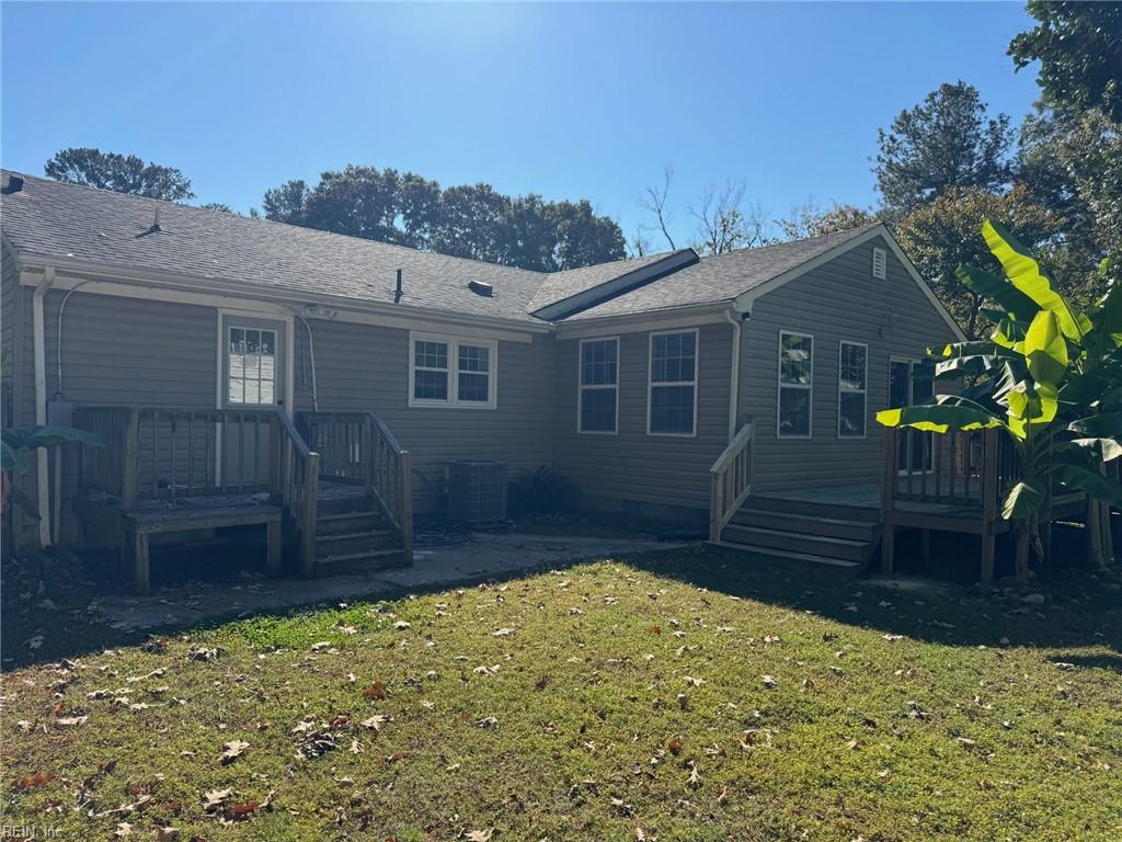 29 Effingham Place Newport News VA 23608