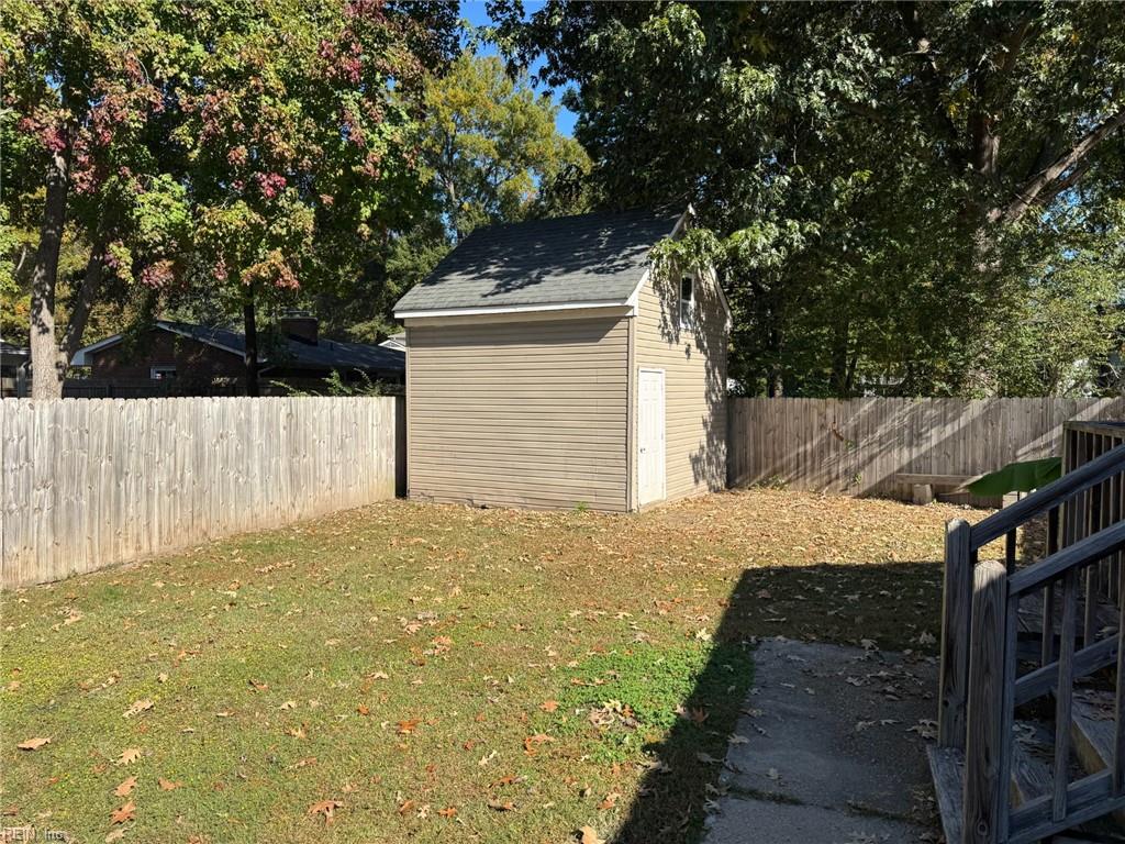 29 Effingham Place Newport News VA 23608
